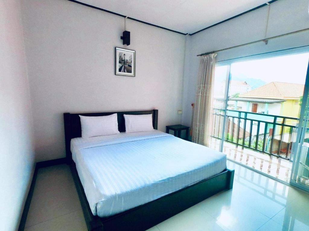 Phou Ang Kham 2 Hotel Vang Vieng Extérieur photo